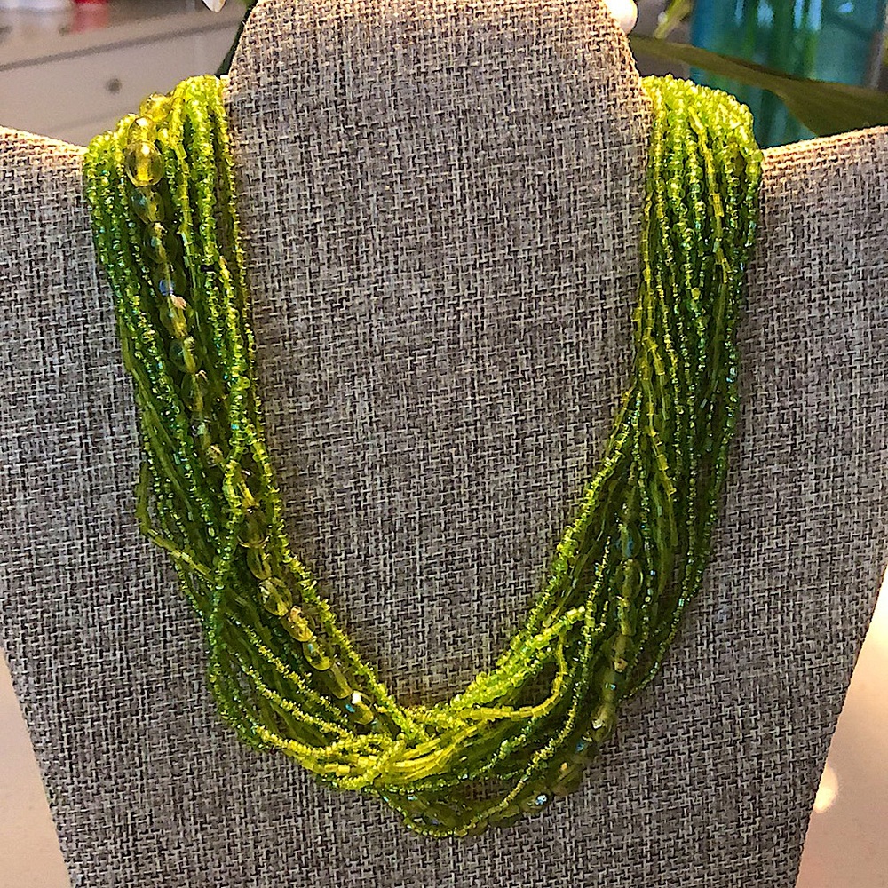 GORGEOUS strand of green beads